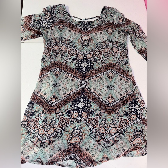 Speechless Women's Tunic in Black and Green Pattern - Picture 7 of 9